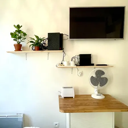 Studio Canal St Mart Louis Blanc Apartment Paris